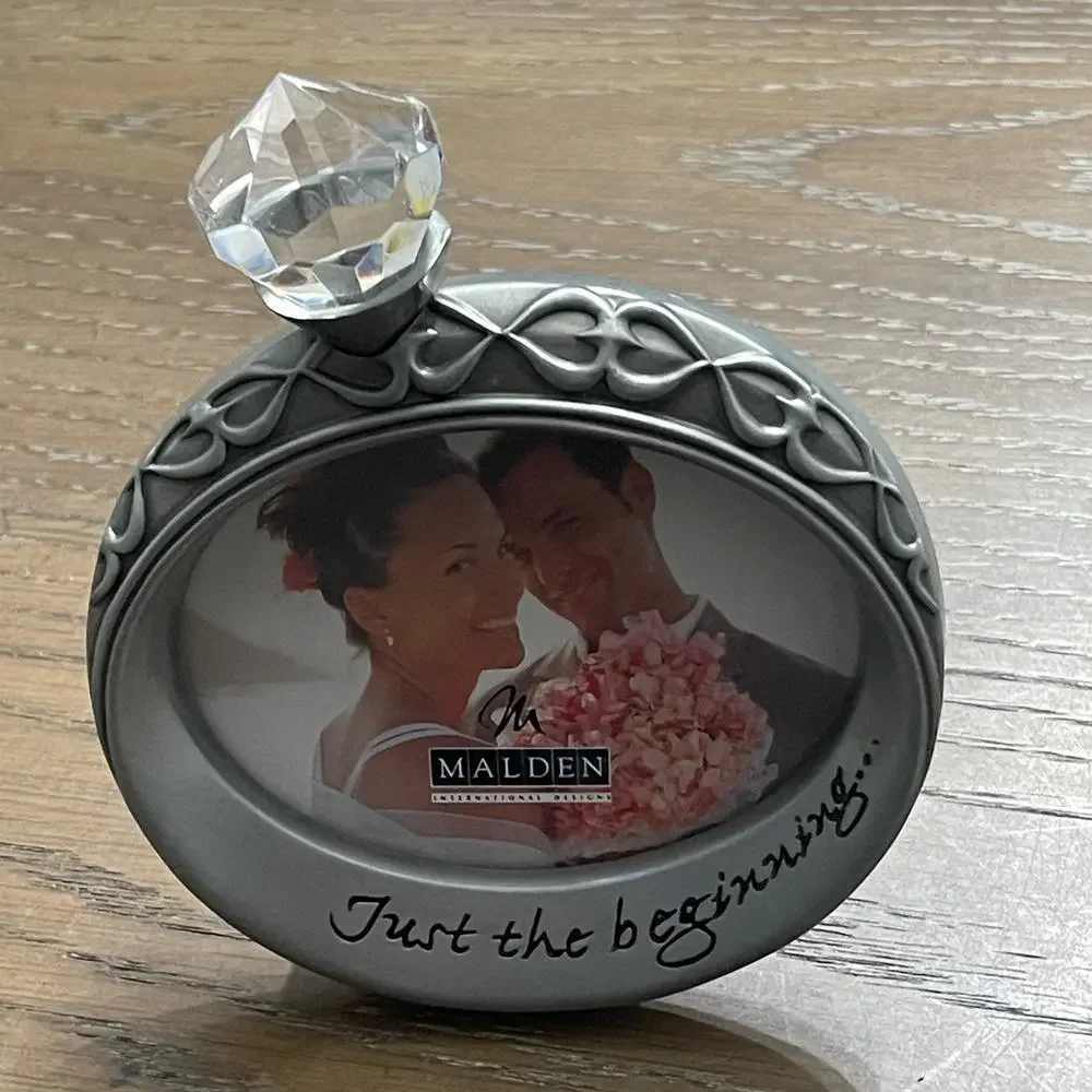 Malden Wedding Ring Picture‎ Frame Silver Tone Tabletop Single Picture Gift Love